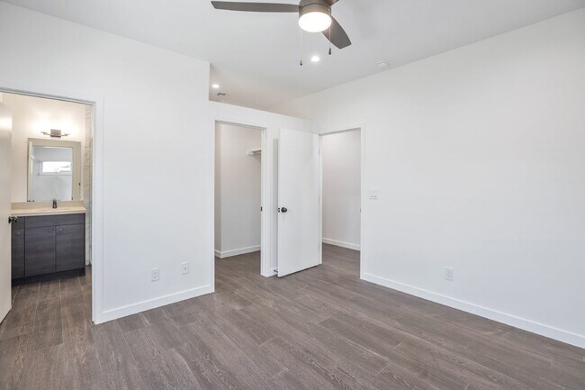 Building Photo - Newer Garfield District Duplex now available!