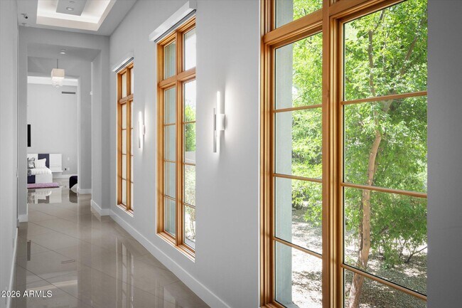 Building Photo - 9979 E Toms Thumb