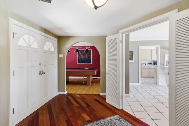 Building Photo - 25 Warmwood Way