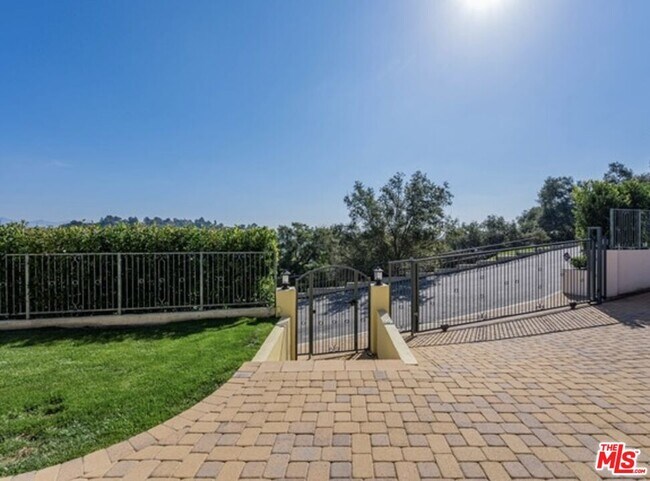 Building Photo - 3110 Benedict Canyon Drive