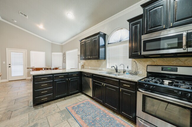 Building Photo - 3906 Oporto St