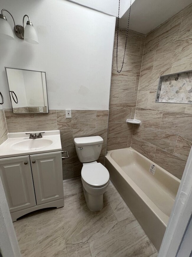 Building Photo - 3-Bedroom House for Rent!