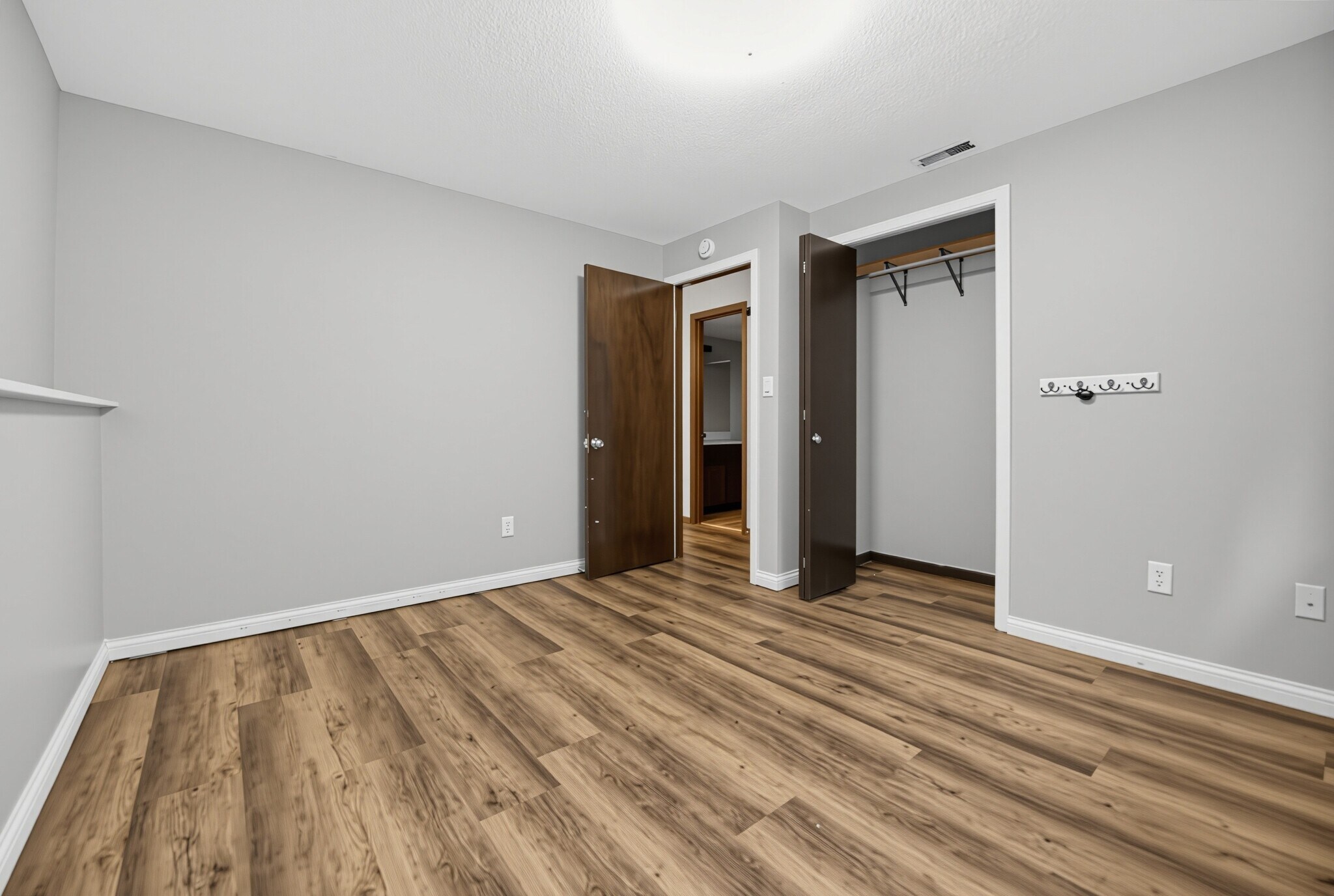Building Photo - 7351 Berkshire Way