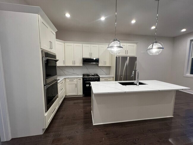 Building Photo - 4819 Main St