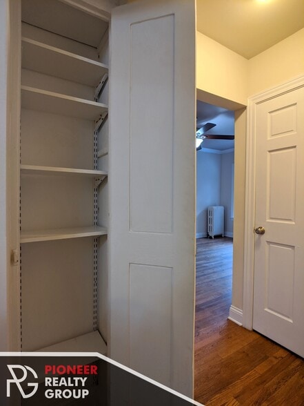 Building Photo - 736 W Addison St