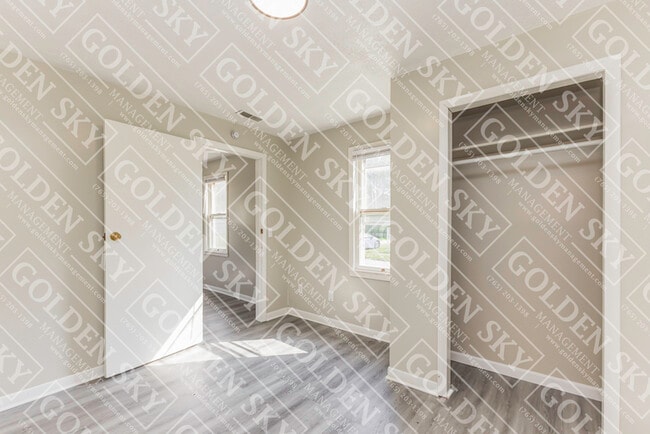 Building Photo - 625 S Mound St