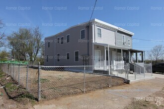 Building Photo - 2927 Thompson St