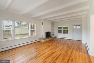 Building Photo - 920 Boucher Ave