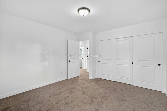 Building Photo - 13838 SE Knight St