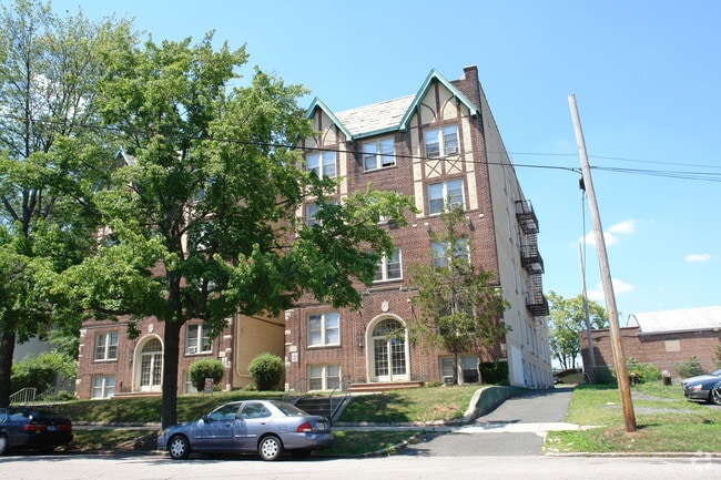 Building Photo - 118 W 2nd Ave