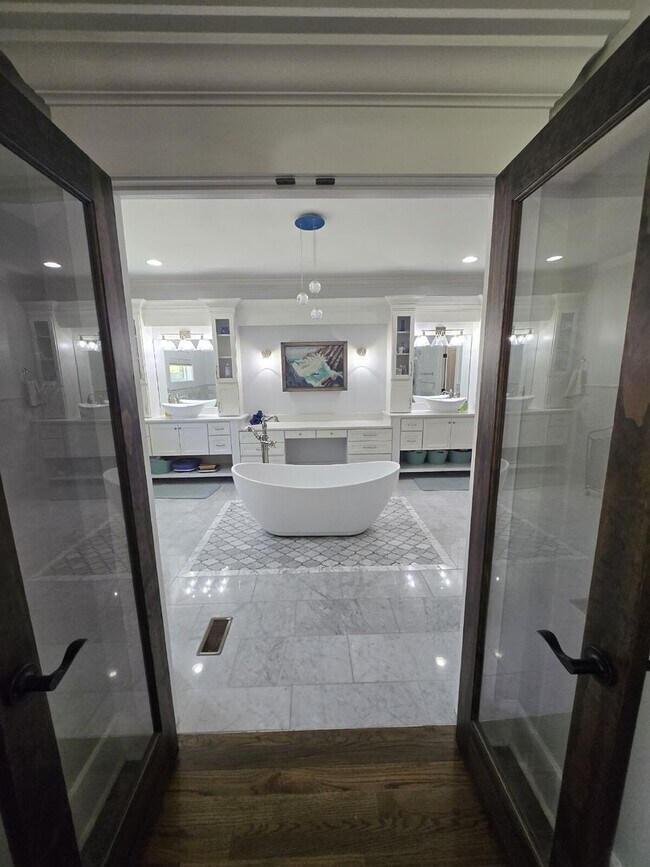 Building Photo - Amazing House In Windstone Available For P...