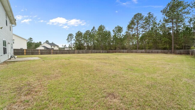 Building Photo - Spacious 3BR Home with Fenced Yard Near Ft. Stewart