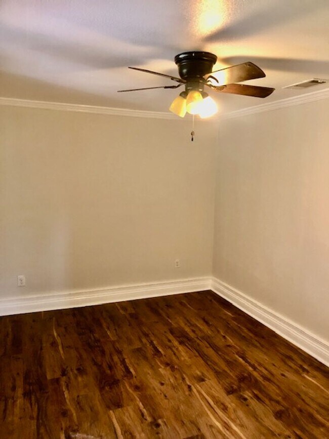 Building Photo - $500 OFF FIRST MONTH'S RENT-COMPLETE REMODEL-NORTH SHREVEPORT-BLANCHARD AREA