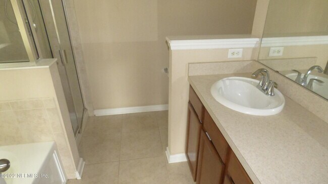 Building Photo - 625 Oakleaf Plantation Pkwy