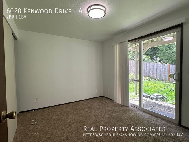 Building Photo - 6020 Kenwood Dr