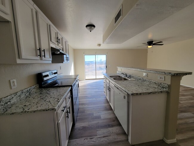 Building Photo - COMING SOON  3 BEDROOM 2 BATH 2 STORY HOME 4 PLEX END  UNIT A