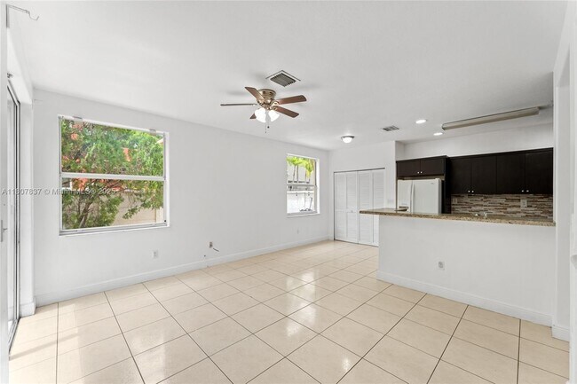 Building Photo - 10819 NW 51st Ln
