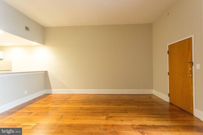 Building Photo - 727 Spruce St