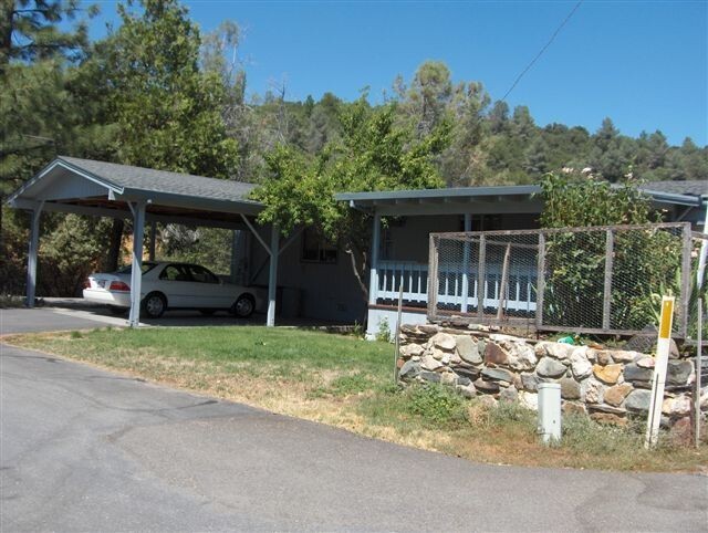 Primary Photo - Cozy 2 Bedroom with Mountain Views in Big ...