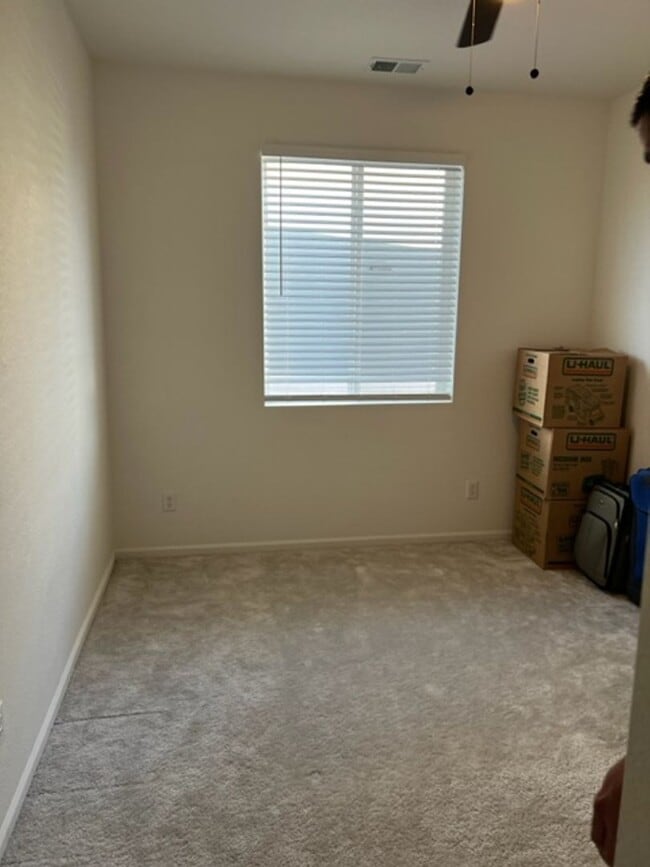 Building Photo - ALL PROSPECTIVE TENANTS MUST SUBMIT A $58 NON-REFUNDABLE APPLICATION FEE PER APPLICANT ONLINE AND...