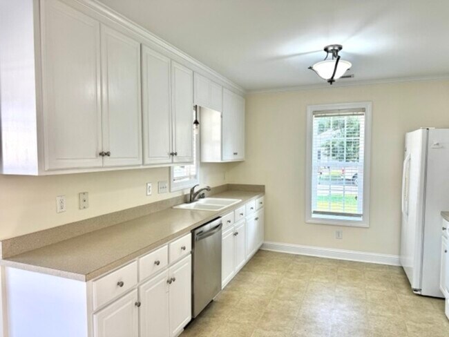 Building Photo - 4116 Huntsmoor Ln NW