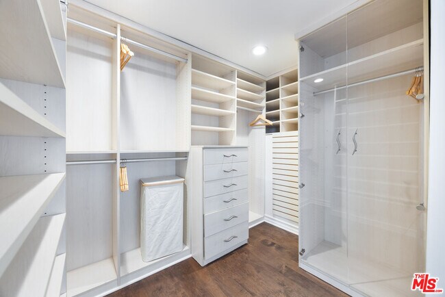 Building Photo - 1398 Miller Dr