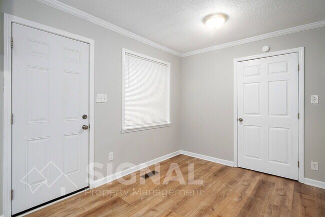 Building Photo - 3037 Apple Valley Ln