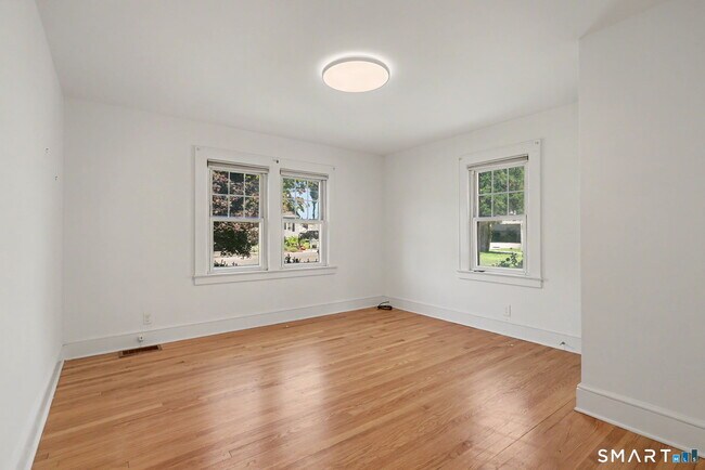 Building Photo - 21 Victory Ct