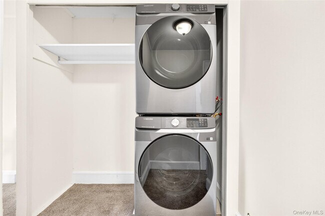 Building Photo - 98 S Main St