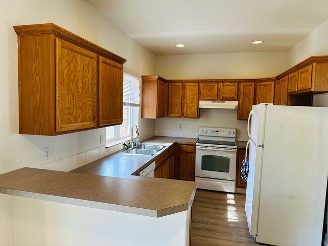 Building Photo - Charming Home in Terrific Central Location