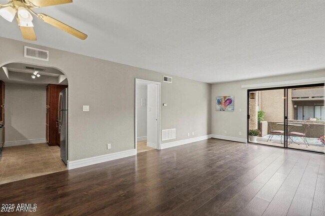 Building Photo - 3825 E Camelback Rd