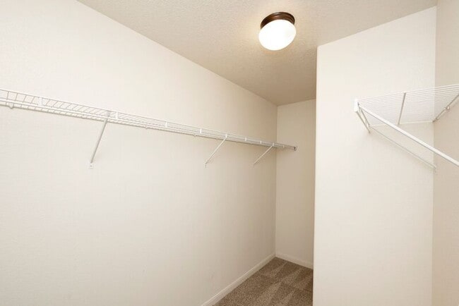 Building Photo - 14170 NE Flanders Ct