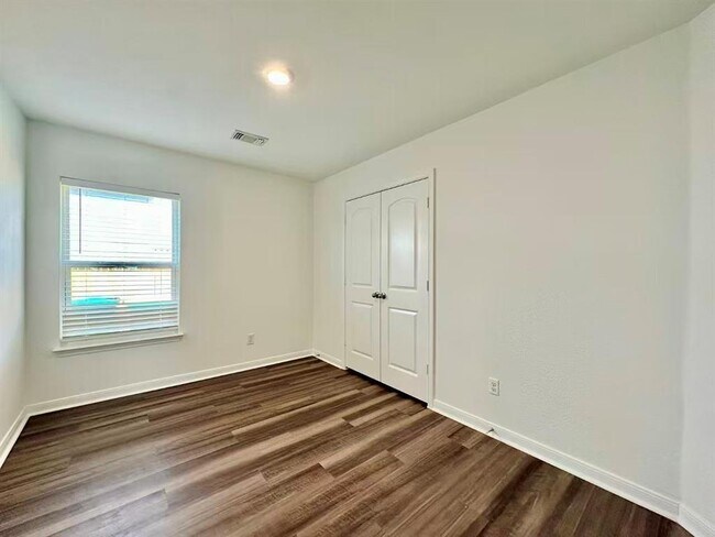 Building Photo - 17916 Speculator Ln