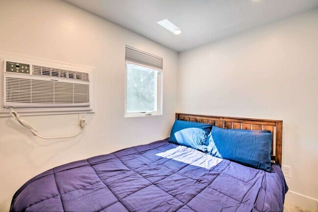 Building Photo - 161 Vidas Ave