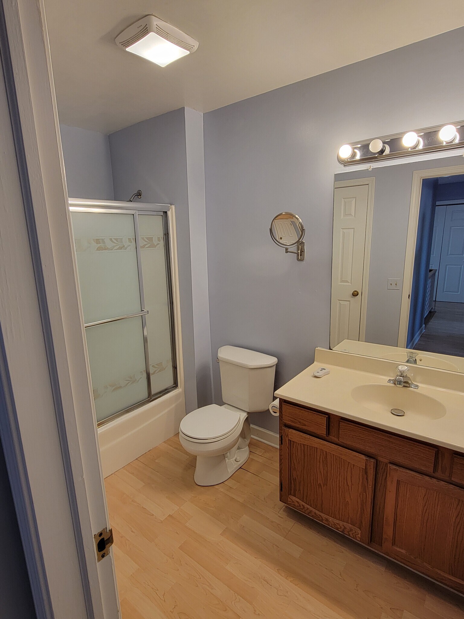 Building Photo - 2116 Rugen Rd