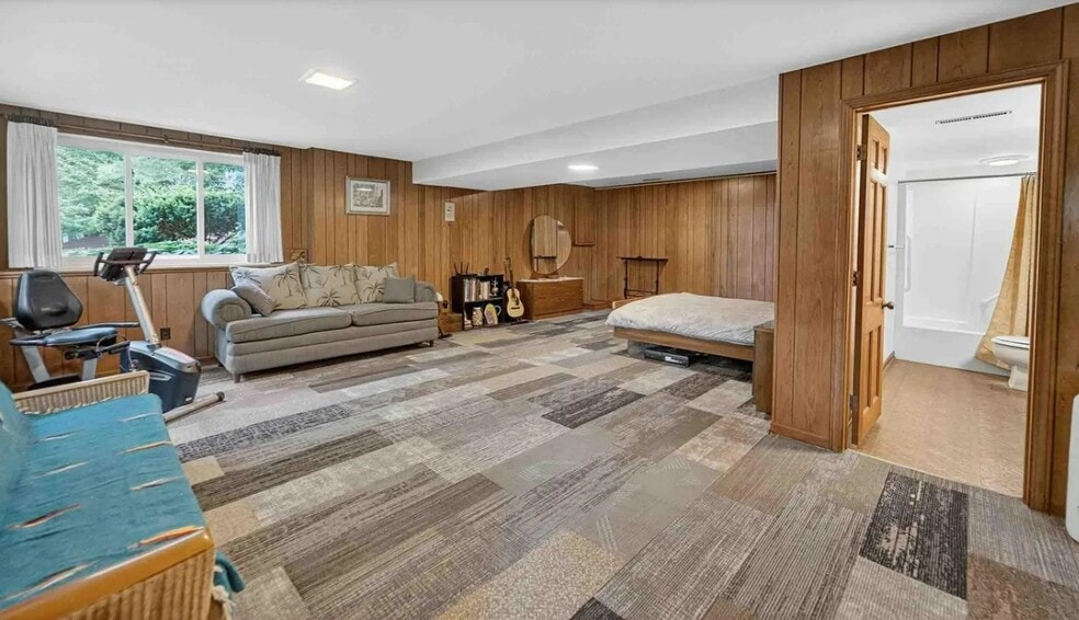 Lower Level - 19 Sugar Maple Trl