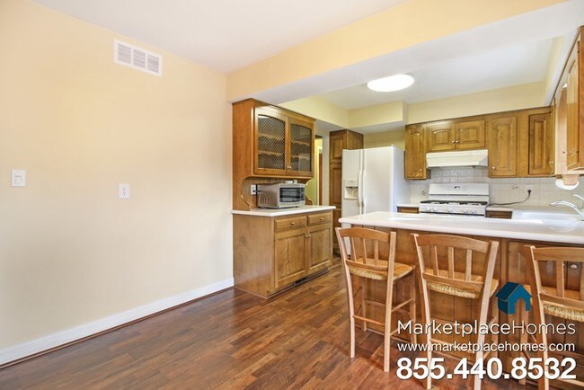 Building Photo - 14240 Adams Ave