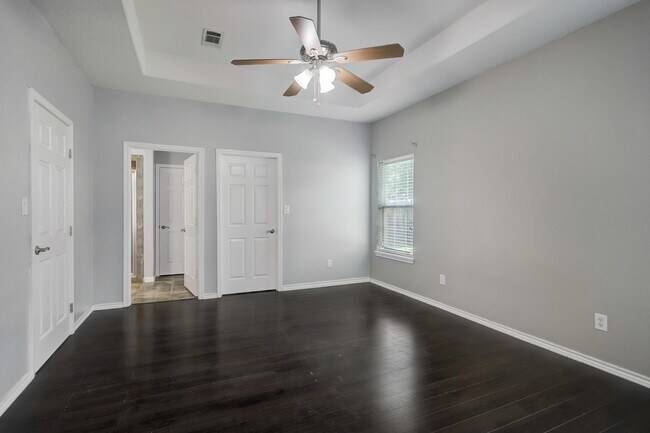 Building Photo - 2707 Lake Breeze Ln
