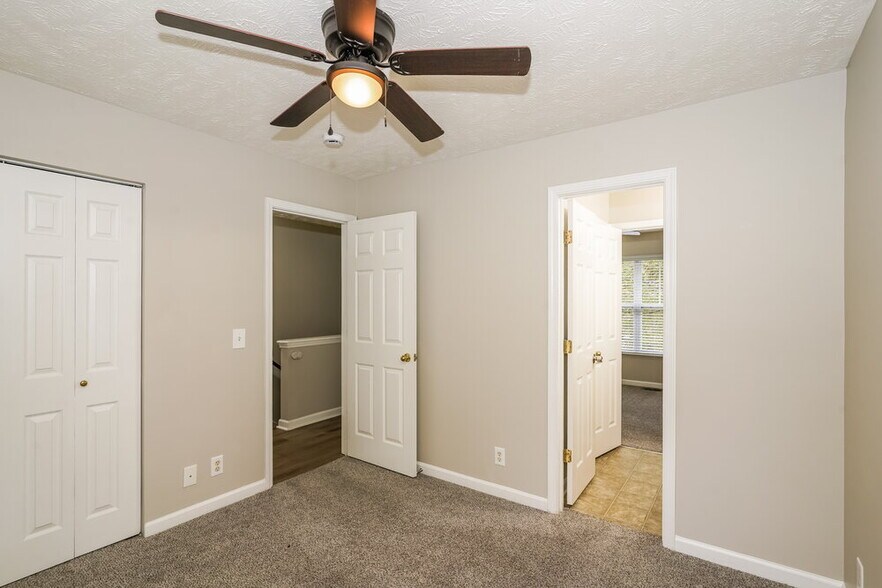 Building Photo - 1031 Bradford Park Rd