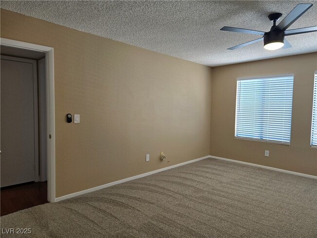 Building Photo - 1575 W Warm Springs Rd