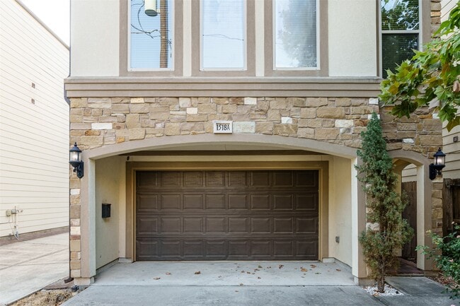 Building Photo - 1518 Birdsall St