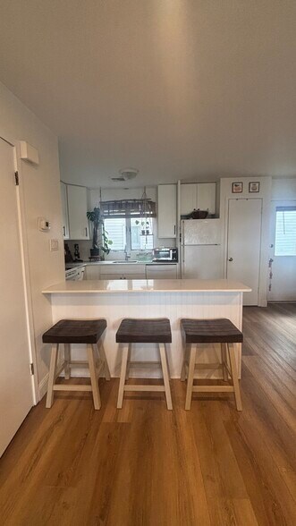 Building Photo - 4000 Bayshore Ave