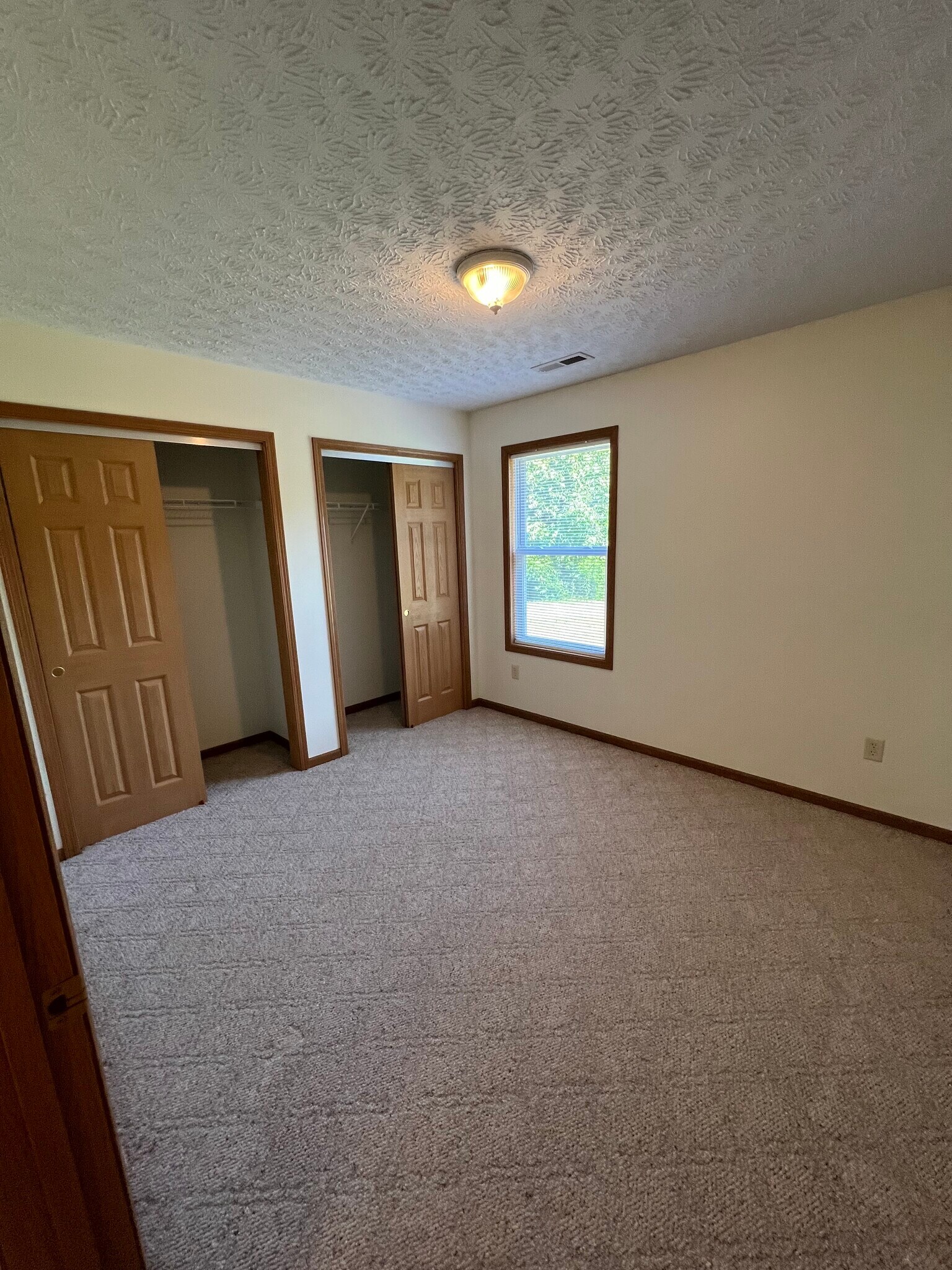 Building Photo - 1225 Sequoia Ct