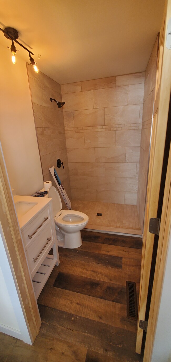 Master Bathroom - 30539 MN-78