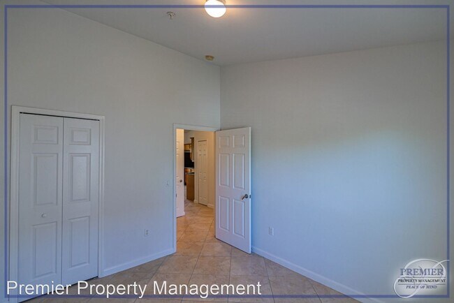 Building Photo - 1555 Blue Point Ave