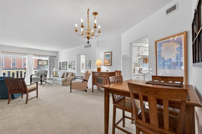 Building Photo - 1200 N Shore Dr NE