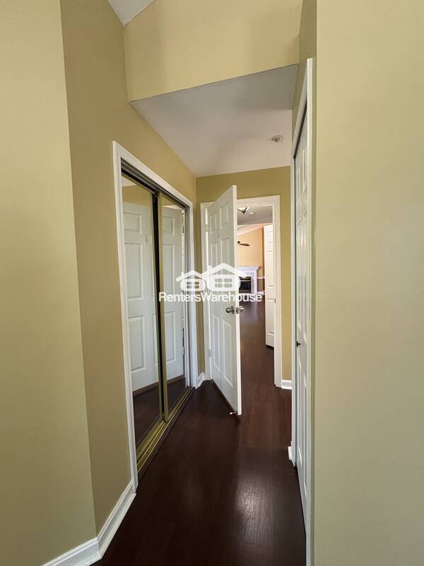 Building Photo - 1310 Sheridan Pl