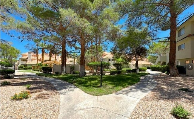 Building Photo - 2605 S Durango Dr