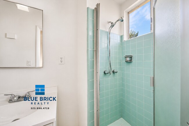 Building Photo - 6929 Whitsett Ave