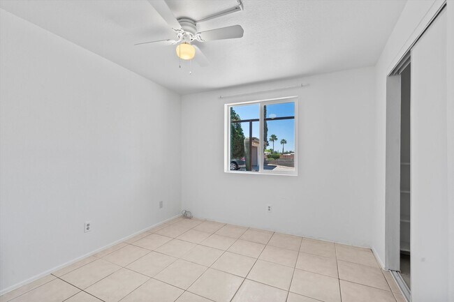 Building Photo - Eastside Spacious home